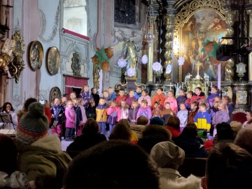 Vánoční koncert v kostele v Pecce