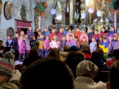 Vánoční koncert v kostele v Pecce